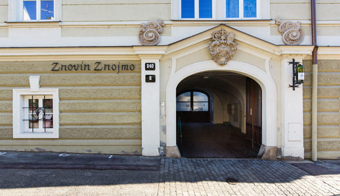Prodejna lahových vín a dárkových předmětů Znojmo